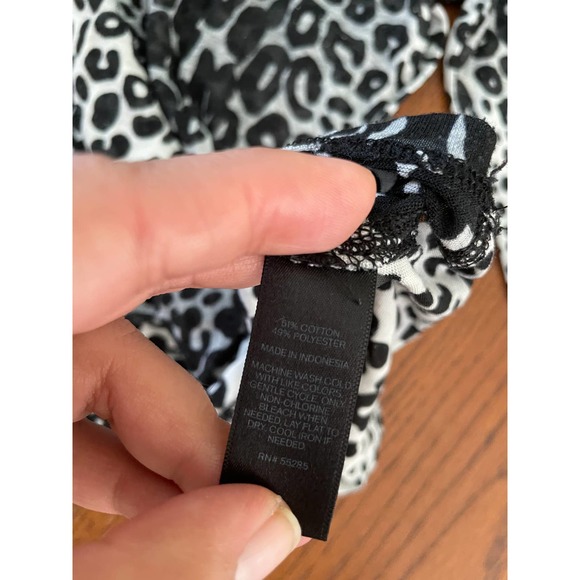 Express Long Sleeve Leopard Print Top Size M - Picture 7 of 9